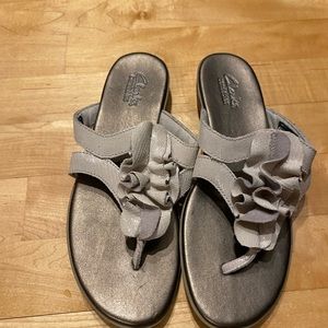 Clark’s Sandals Size 6.5 Like New